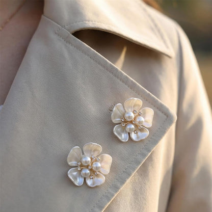 PAGOW 2pcs Pearl Button Jewelry Covers, Alloy Rhinestone Button Covers for Women Blouses, Flower Buttons Clips for Shirts Cufflinks DIY Crafts Sewing - White